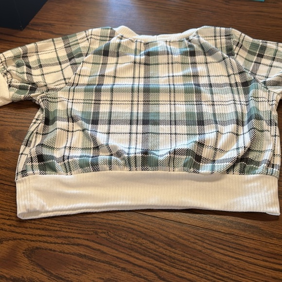 Caution to the wind checkered crop top - Picture 6 of 8